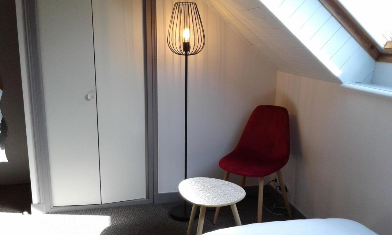 Hotel Restaurant Le Capricorne Pouldreuzic Exteriör bild